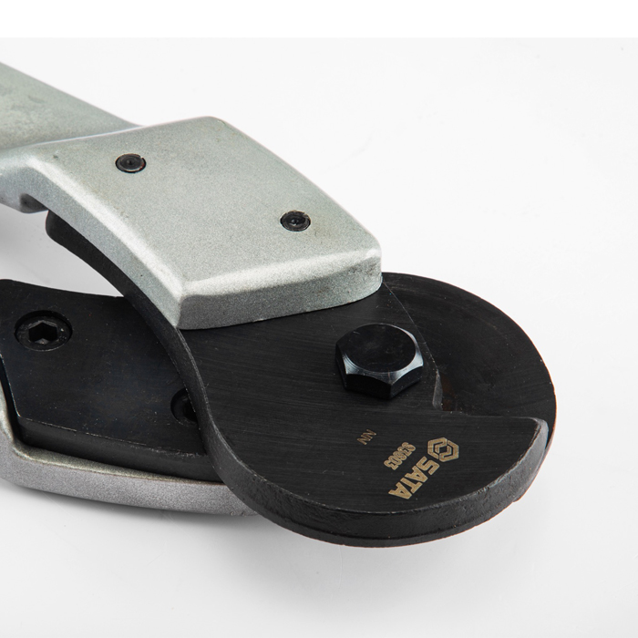 Alternative view of Kìm cắt cáp SATA 93603 24"