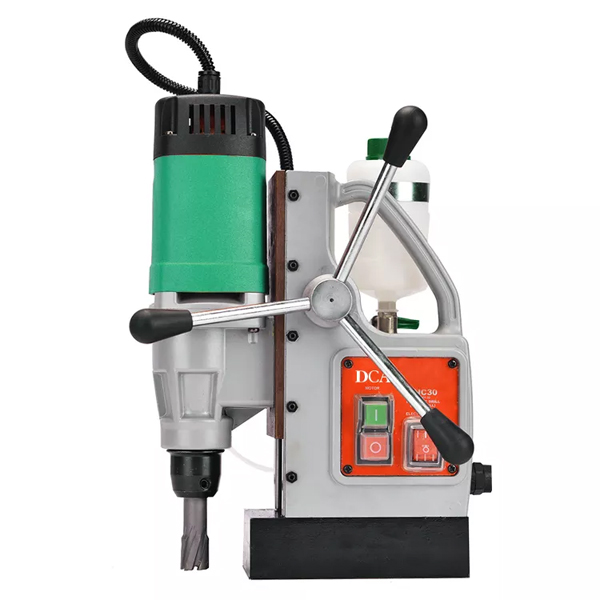 Máy khoan từ 900W DCA AJC30