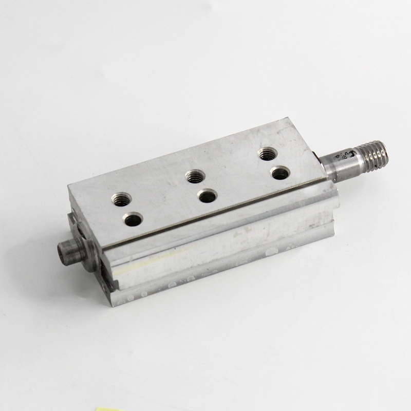 Trục lắp lưỡi bào gỗ DCK - KMB82 - 30023000031